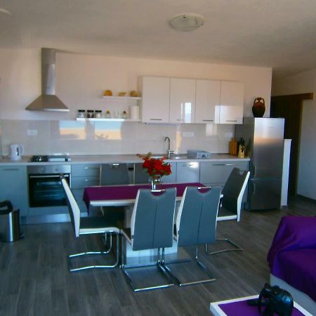 Apartment Willy Komiža Buitenkant foto