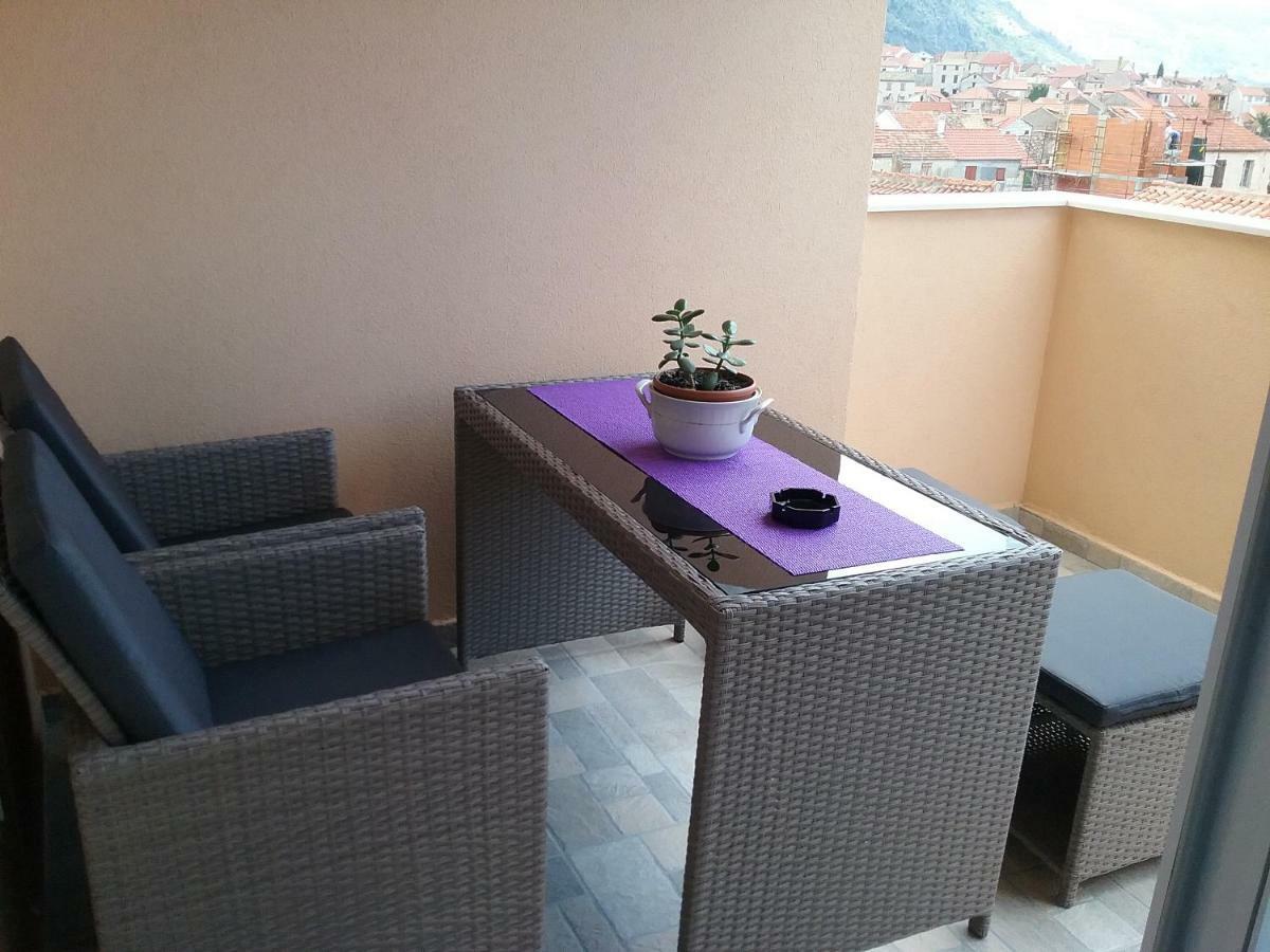 Apartment Willy Komiža Buitenkant foto