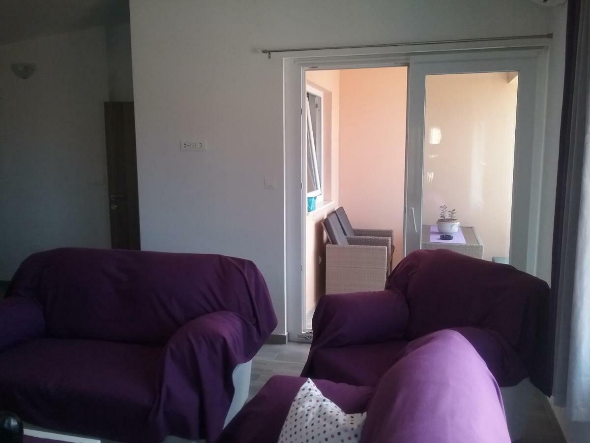 Apartment Willy Komiža Buitenkant foto
