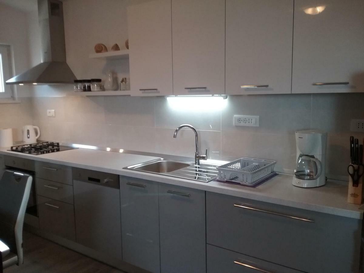 Apartment Willy Komiža Buitenkant foto