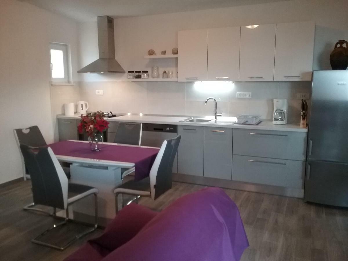 Apartment Willy Komiža Buitenkant foto