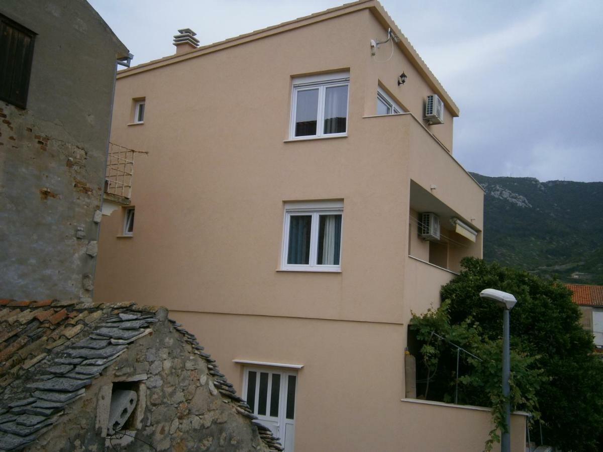Apartment Willy Komiža Buitenkant foto
