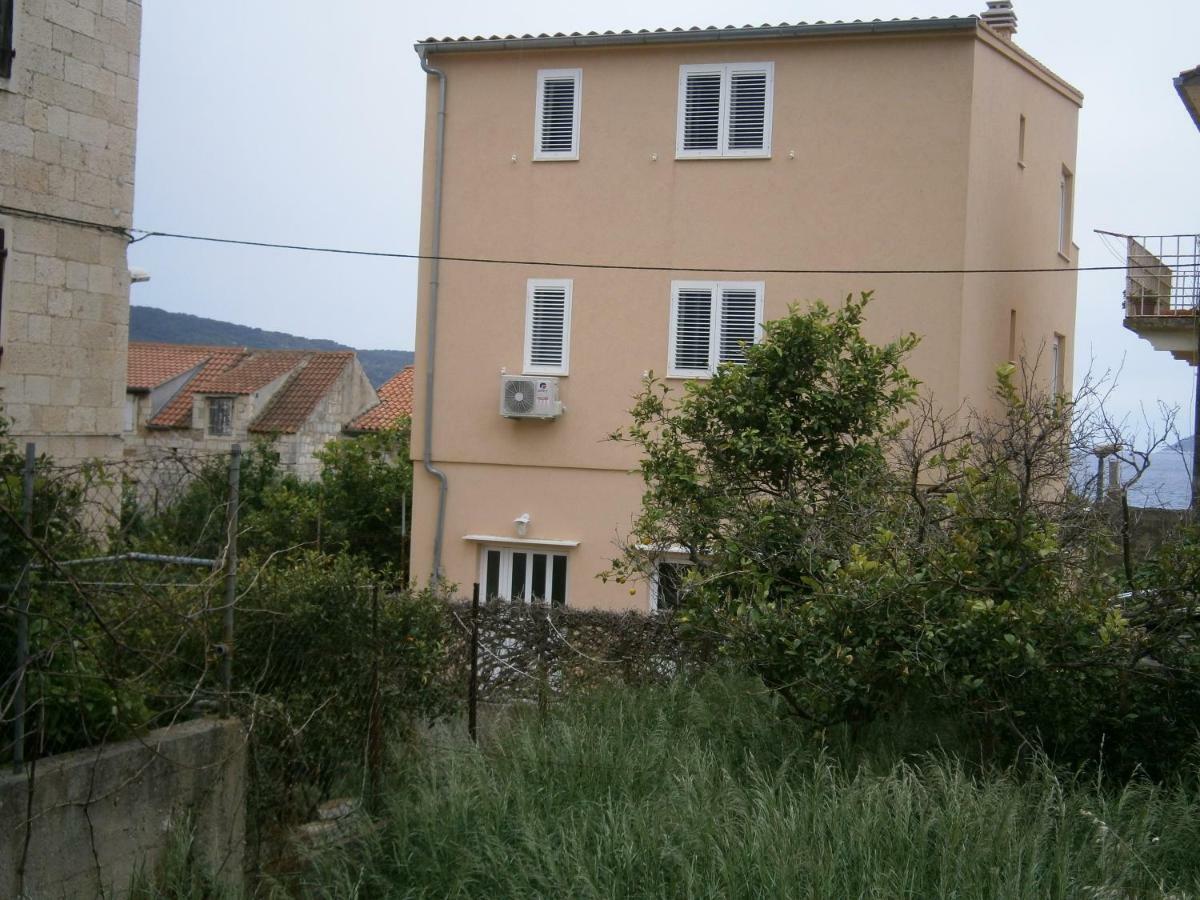Apartment Willy Komiža Buitenkant foto