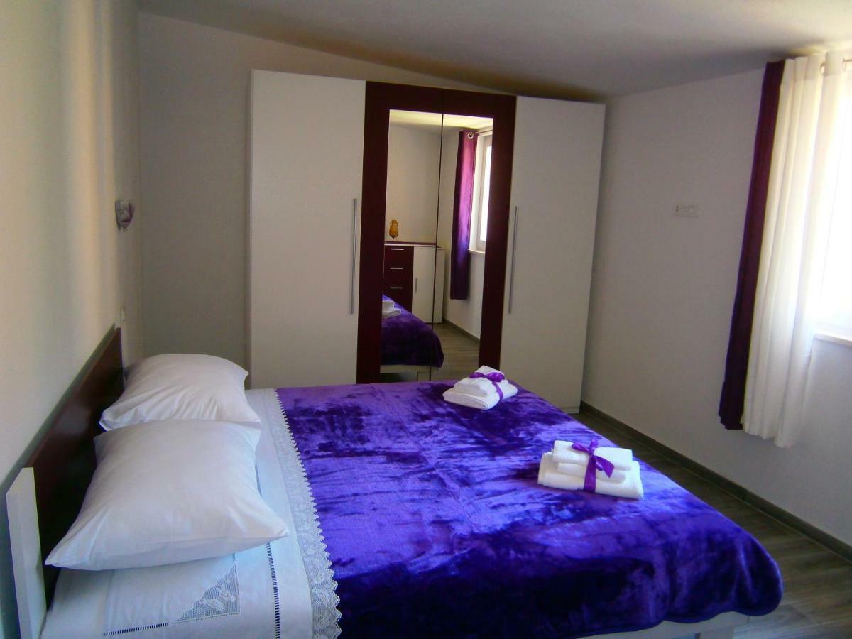 Apartment Willy Komiža Buitenkant foto