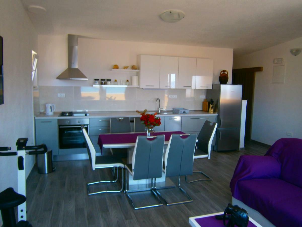 Apartment Willy Komiža Buitenkant foto