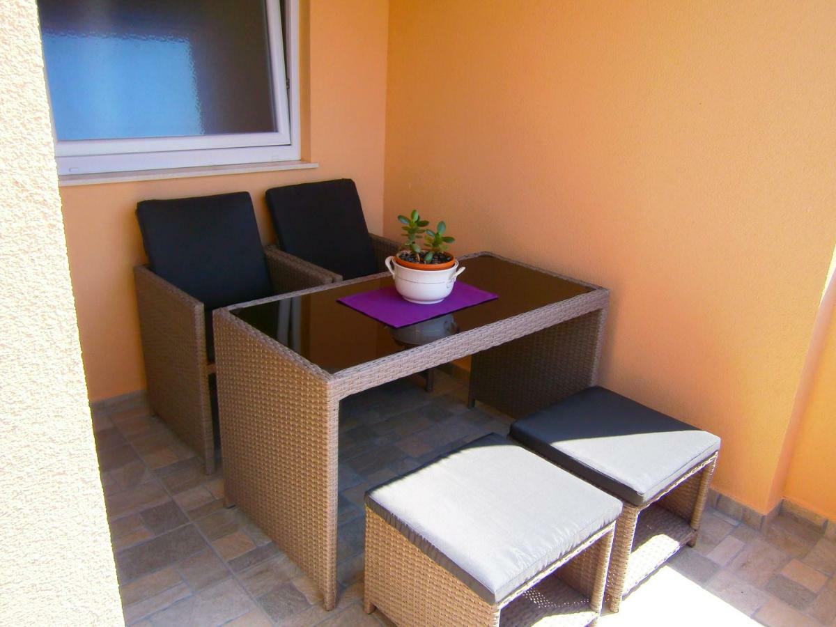 Apartment Willy Komiža Buitenkant foto