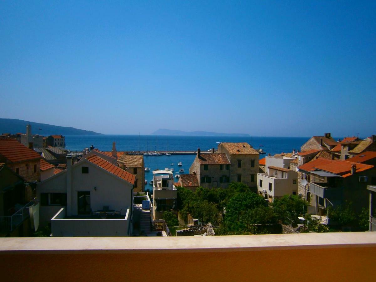 Apartment Willy Komiža Buitenkant foto