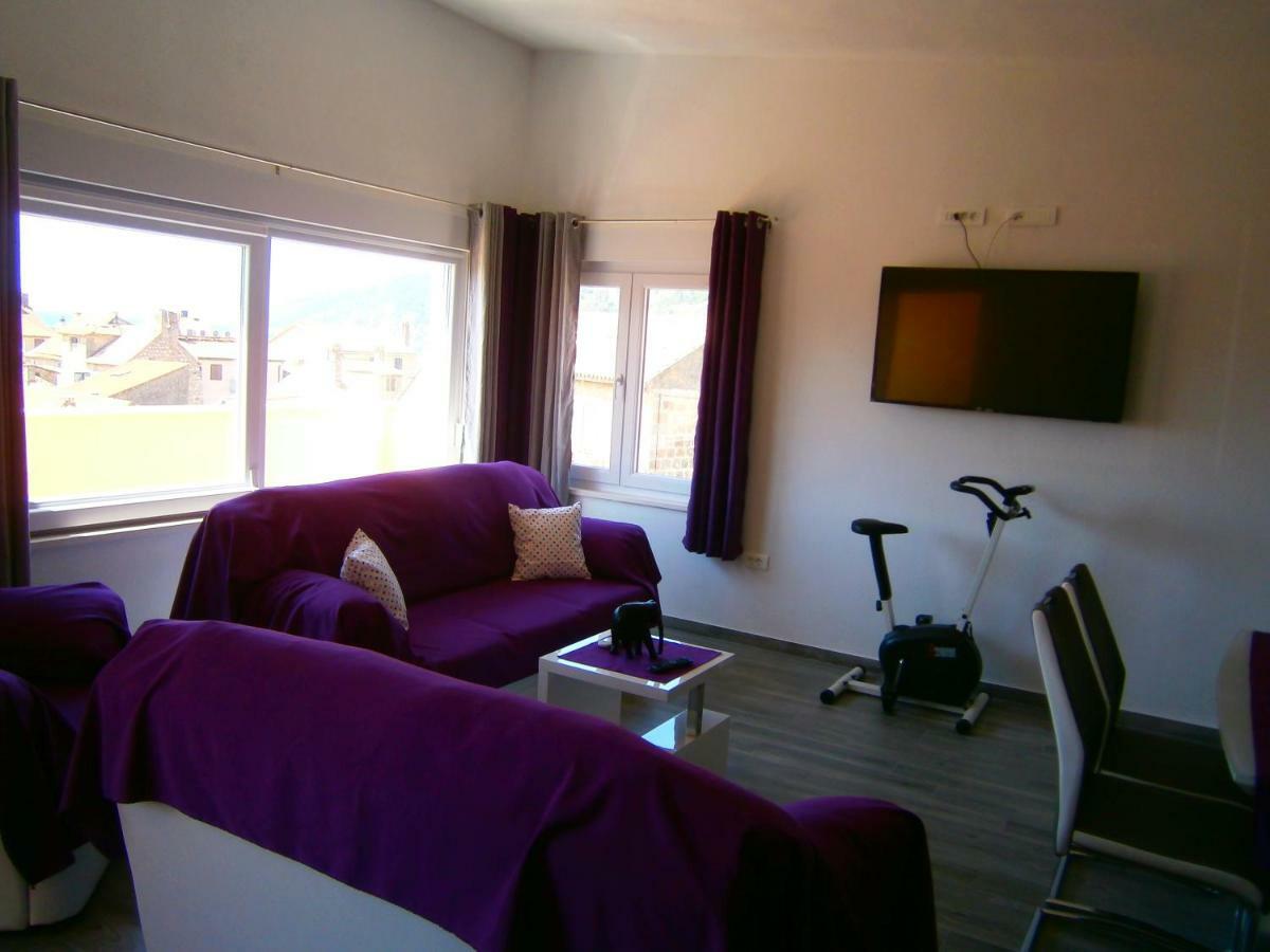 Apartment Willy Komiža Buitenkant foto